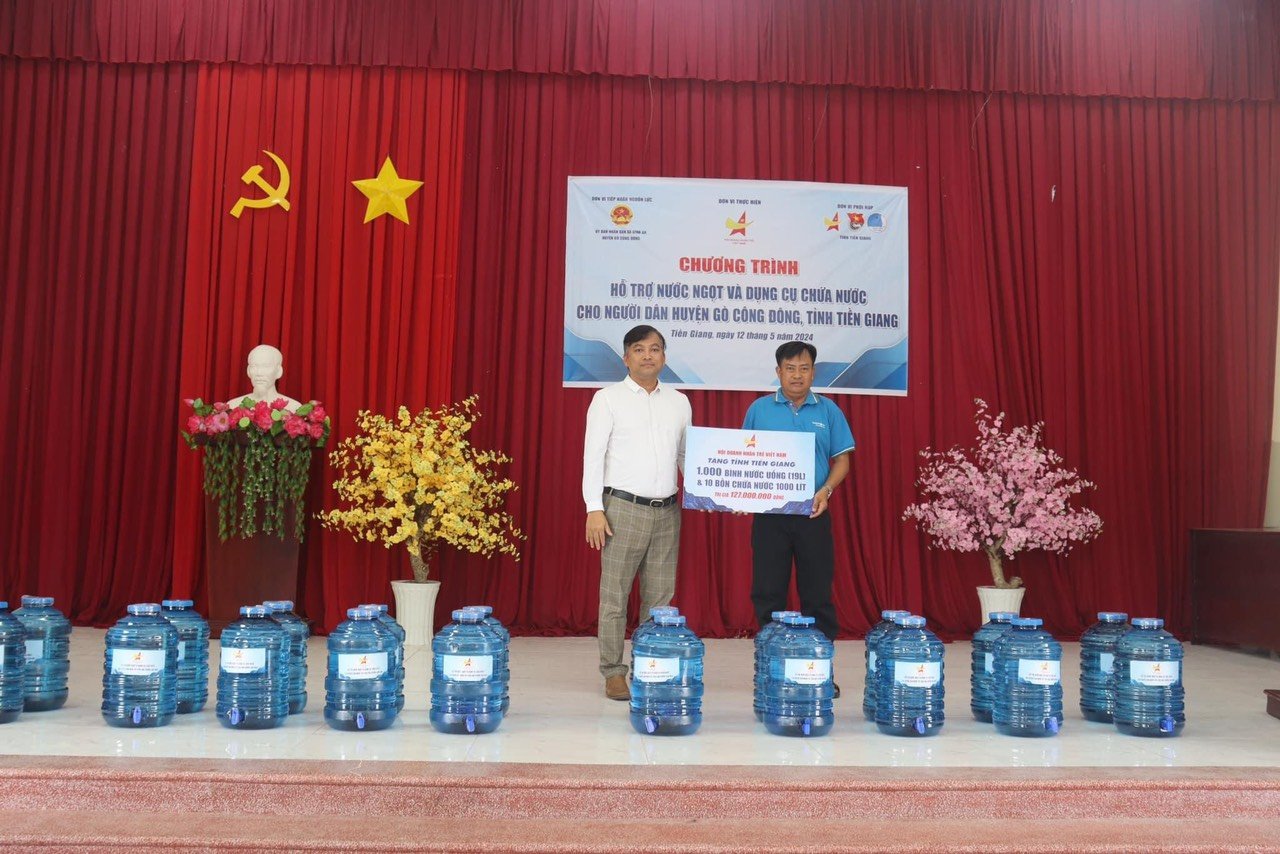 Hội Doanh nhân trẻ Việt Nam “mang” nước ngọt về cho người dân Tiền Giang
